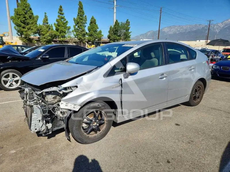2014 Toyota PRIUS фото