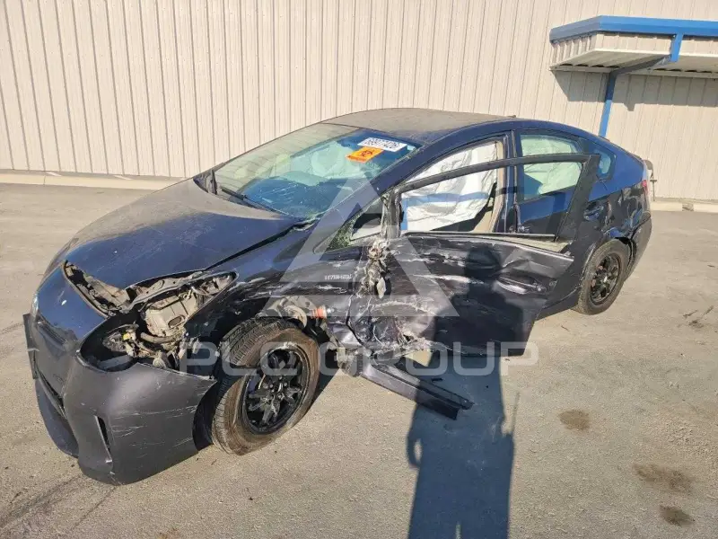 2014 Toyota PRIUS фото