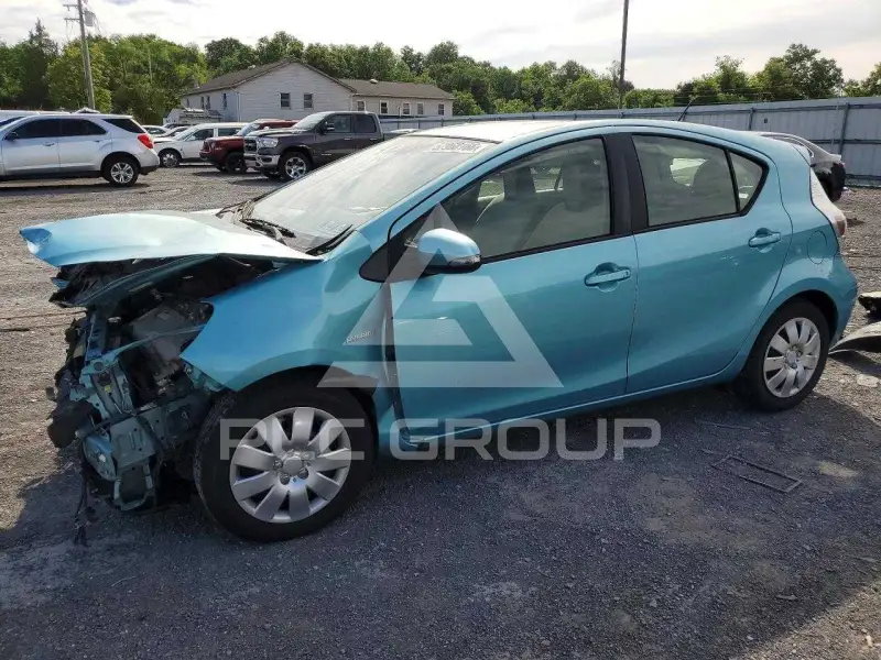 2014 Toyota PRIUS фото
