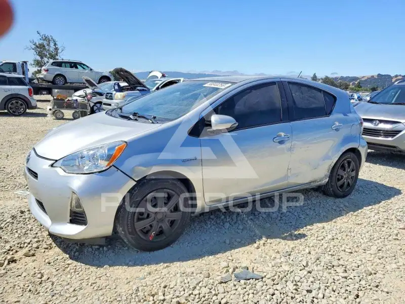 2014 Toyota PRIUS фото