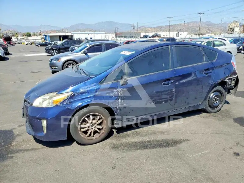 2014 Toyota PRIUS photo