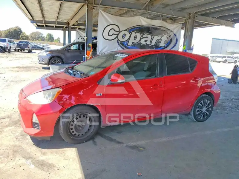 2014 Toyota PRIUS photo