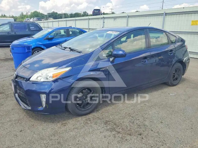 2014 Toyota PRIUS photo