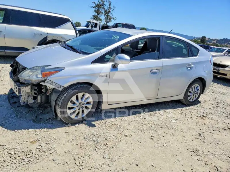 2014 Toyota PRIUS photo