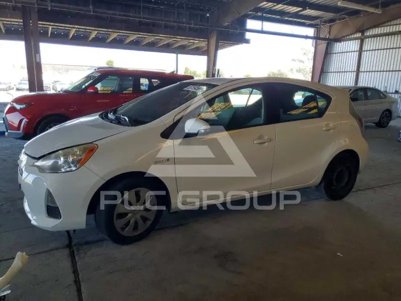 2014 Toyota PRIUS фото