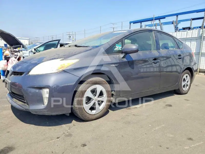 2014 Toyota PRIUS фото