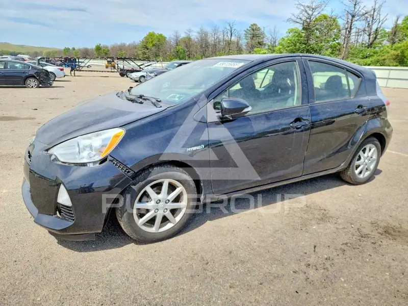 2014 Toyota PRIUS фото