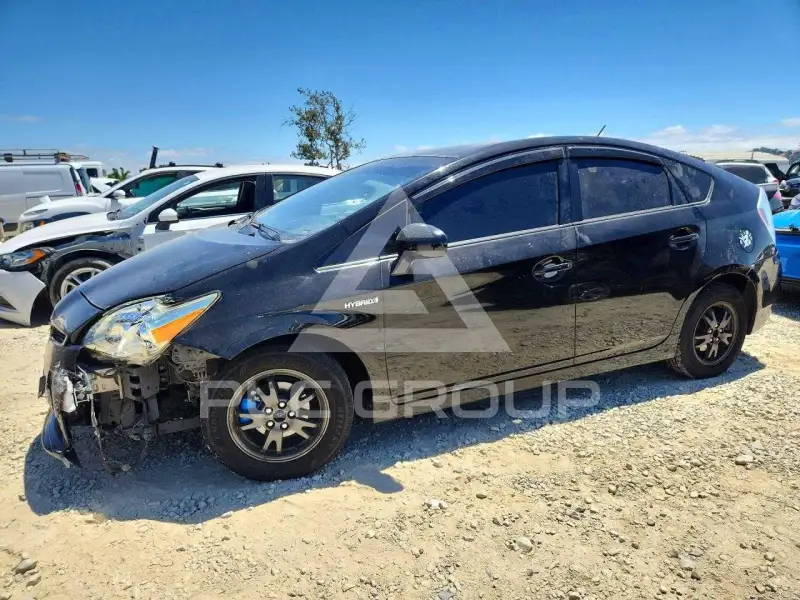 2014 Toyota PRIUS фото