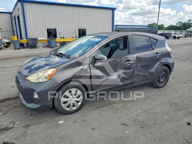 2014 Toyota PRIUS фото