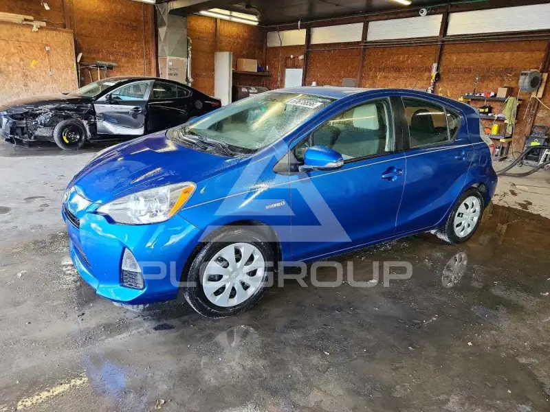 2014 Toyota PRIUS фото