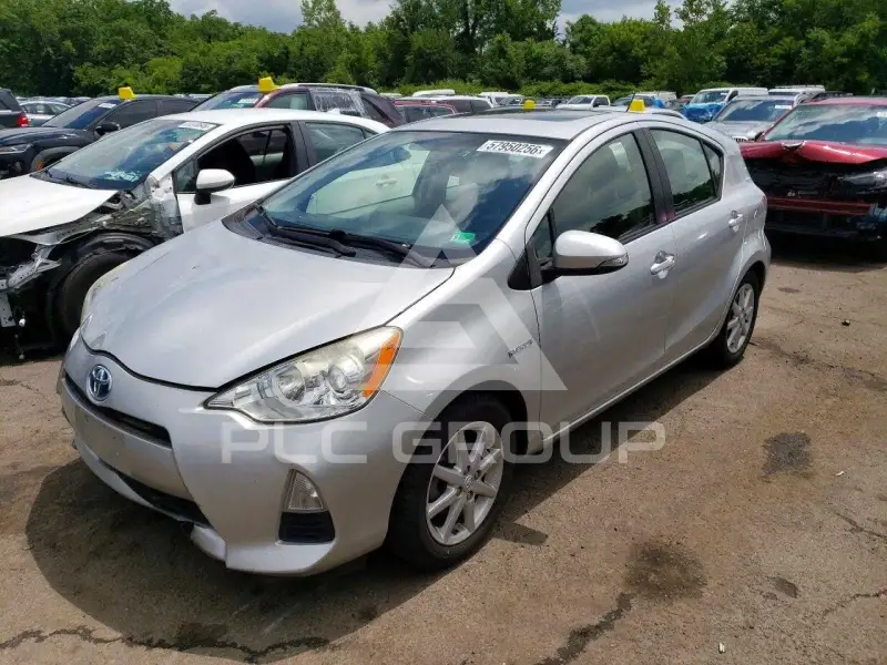 2014 Toyota PRIUS фото