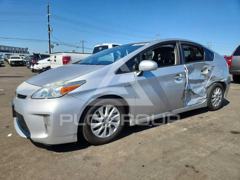 2014 Toyota PRIUS фото