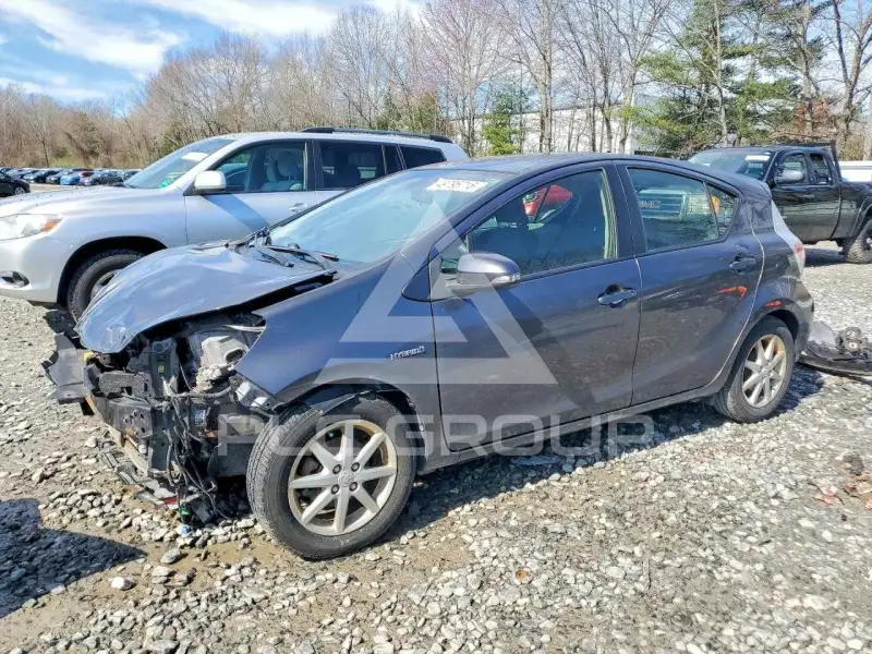 2014 Toyota PRIUS photo