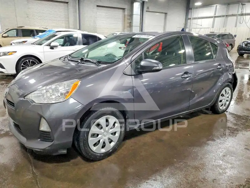 2014 Toyota PRIUS фото