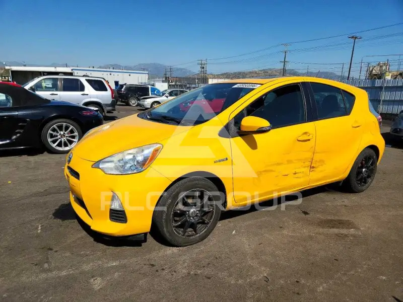 2014 Toyota PRIUS фото