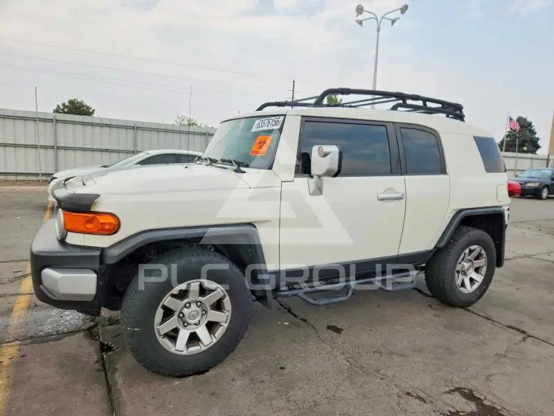 2014 Toyota FJ Cruiser photo