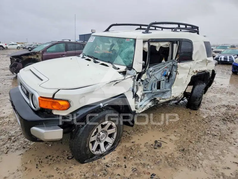 2014 Toyota FJ Cruiser photo