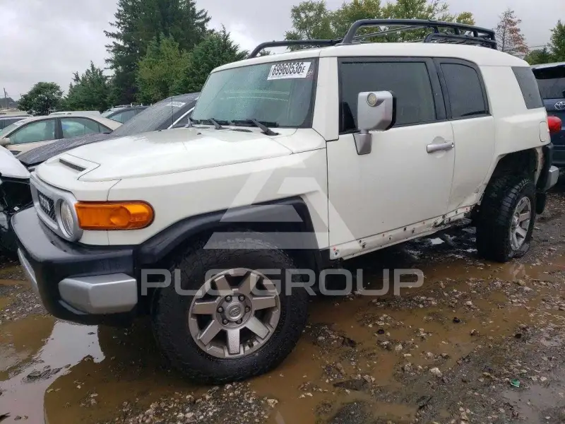 2014 Toyota FJ Cruiser фото