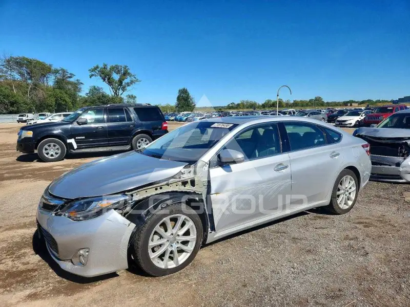 2014 Toyota AVALON photo