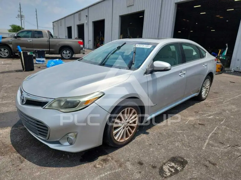 2014 Toyota AVALON photo