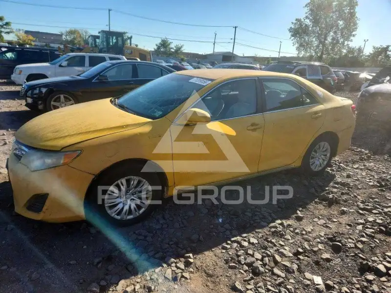 2014 Toyota CAMRY фото