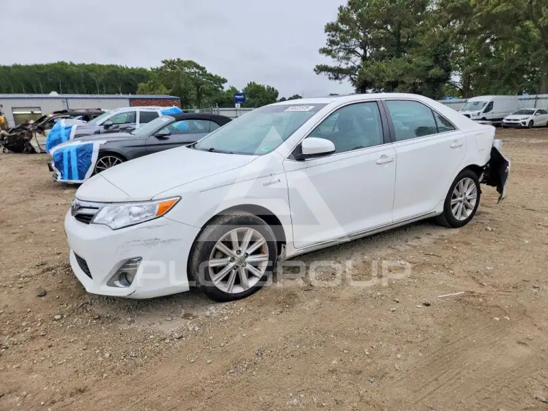 2014 Toyota CAMRY фото