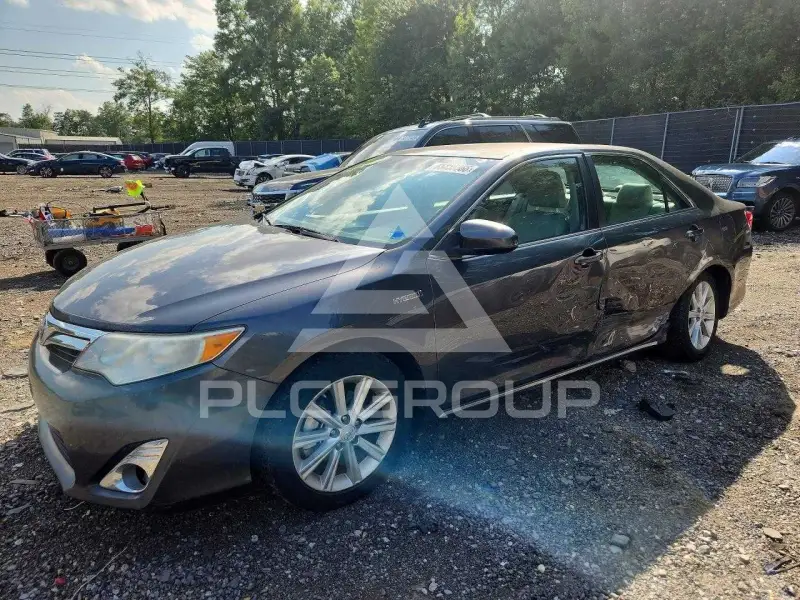 2014 Toyota CAMRY фото