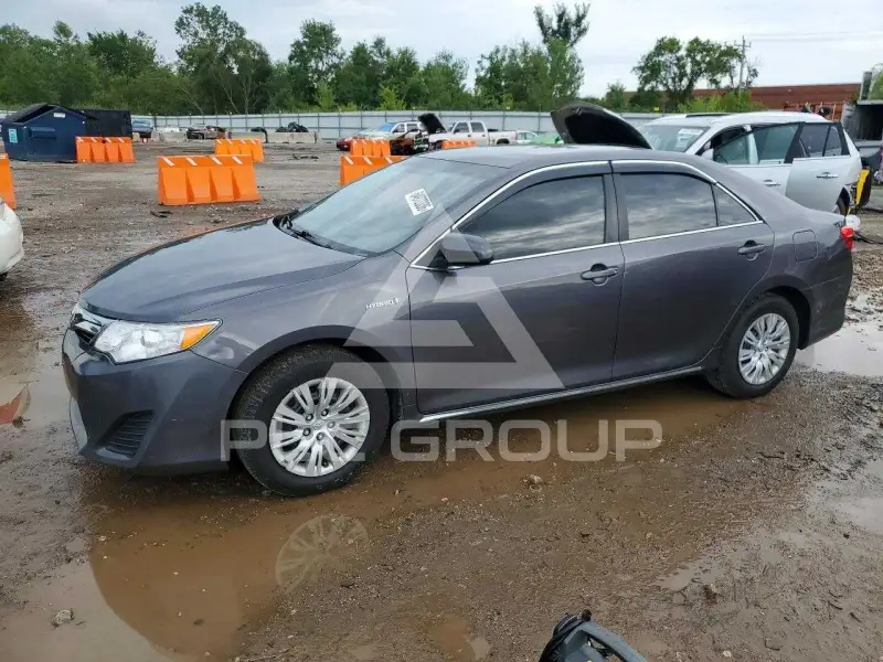 2014 Toyota CAMRY photo