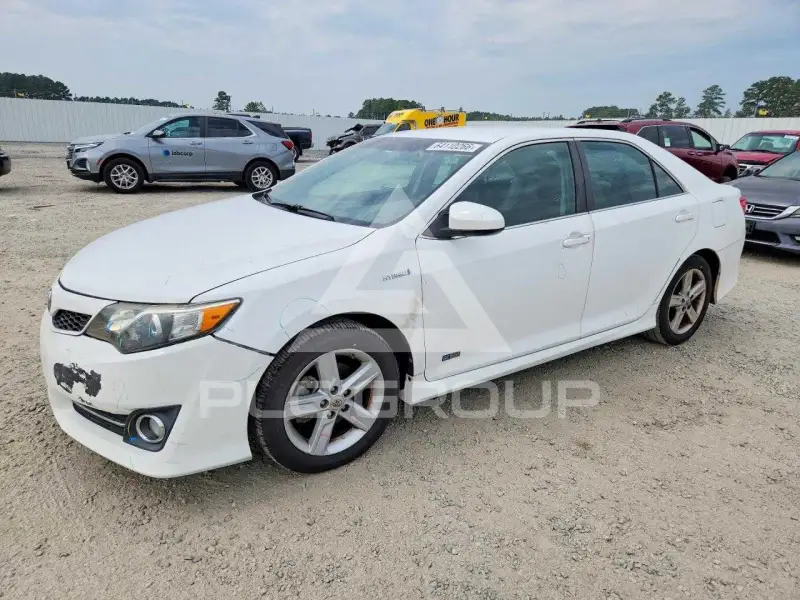 2014 Toyota CAMRY photo
