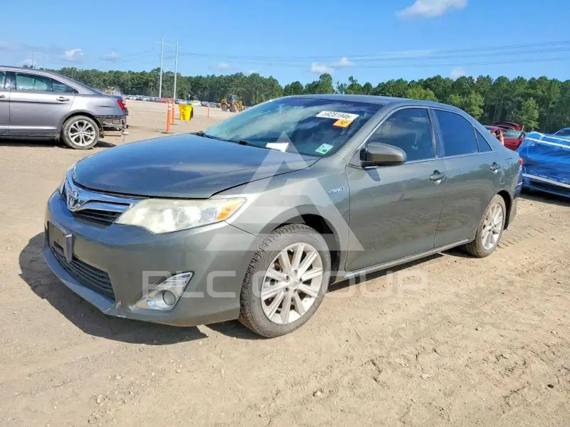 2014 Toyota CAMRY фото