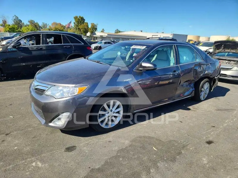 2014 Toyota CAMRY фото