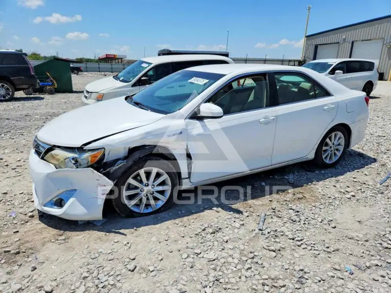 2014 Toyota CAMRY фото