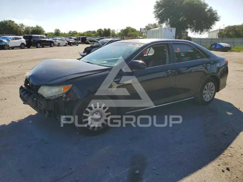 2014 Toyota CAMRY фото