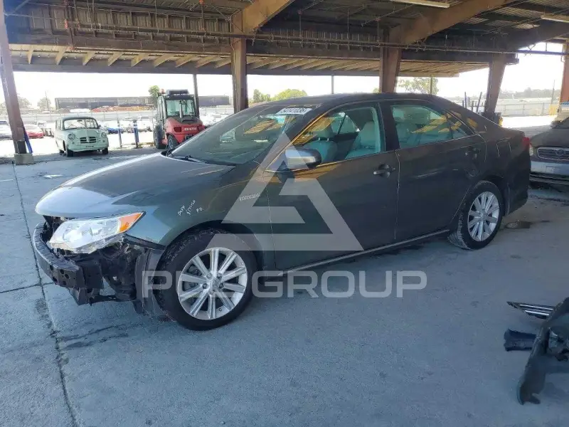 2014 Toyota CAMRY фото