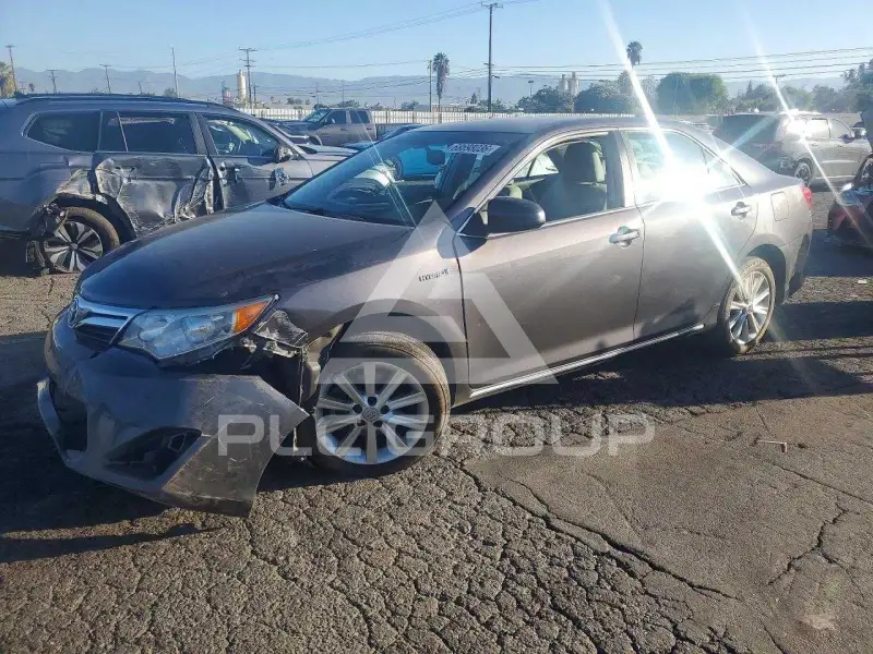 2014 Toyota CAMRY фото