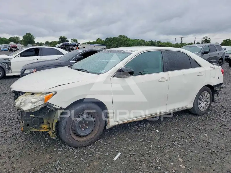 2014 Toyota CAMRY фото