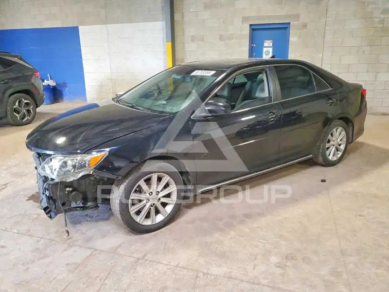 2014 Toyota CAMRY фото