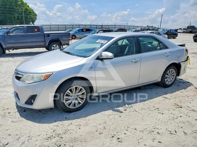 2014 Toyota CAMRY photo