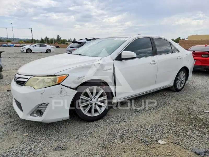 2014 Toyota CAMRY фото