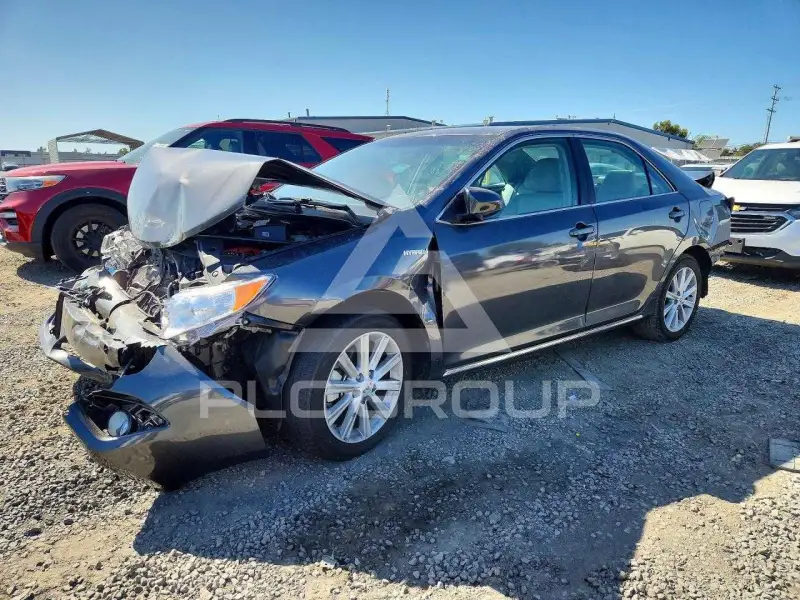 2014 Toyota CAMRY photo