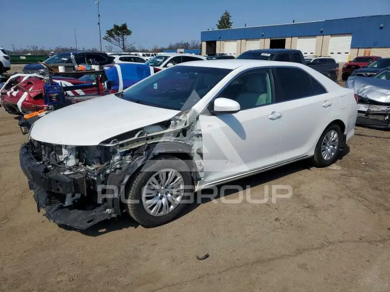 2014 Toyota CAMRY фото