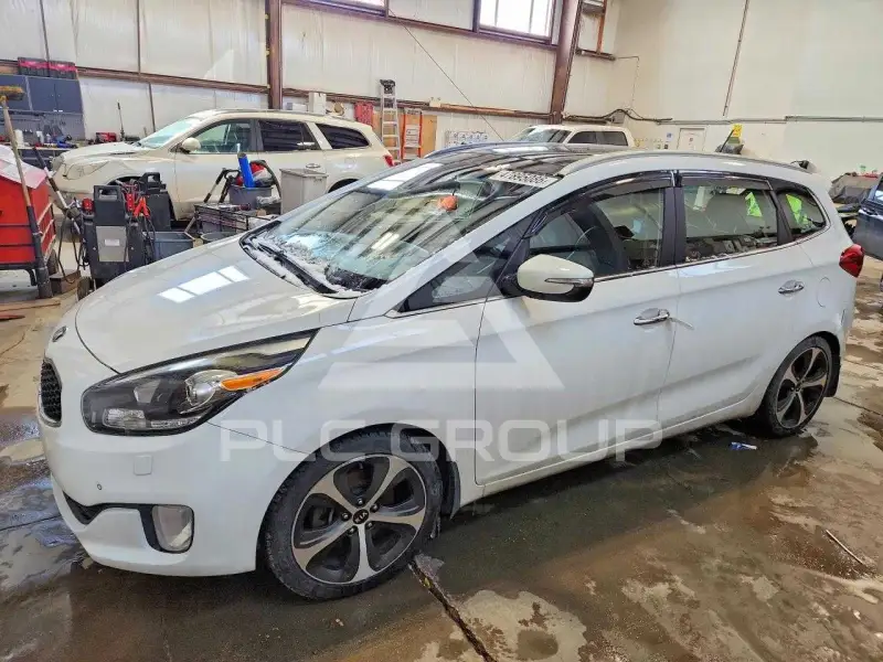 2014 KIA Rondo photo