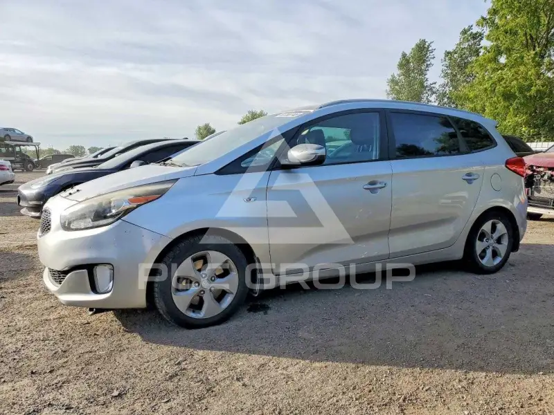 2014 KIA Rondo photo