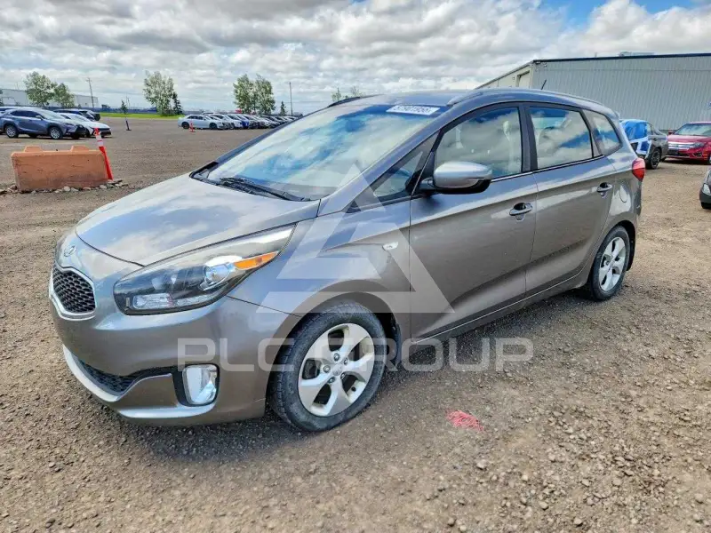2014 KIA Rondo photo