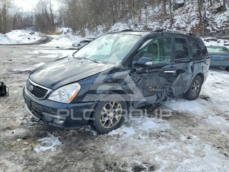 2014 KIA Sedona фото