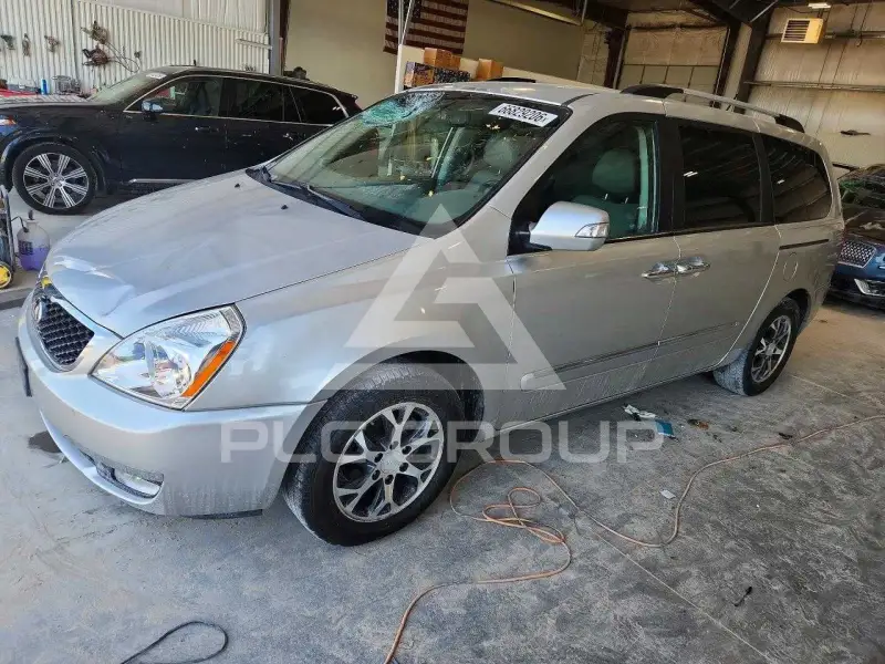 2014 KIA Sedona фото