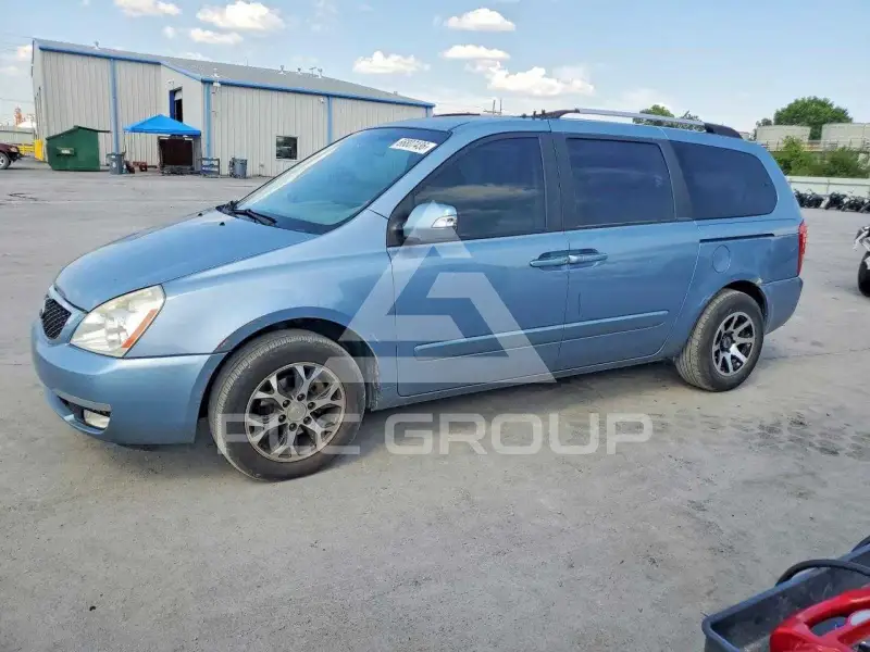 2014 KIA Sedona фото