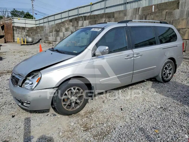 2014 KIA Sedona photo