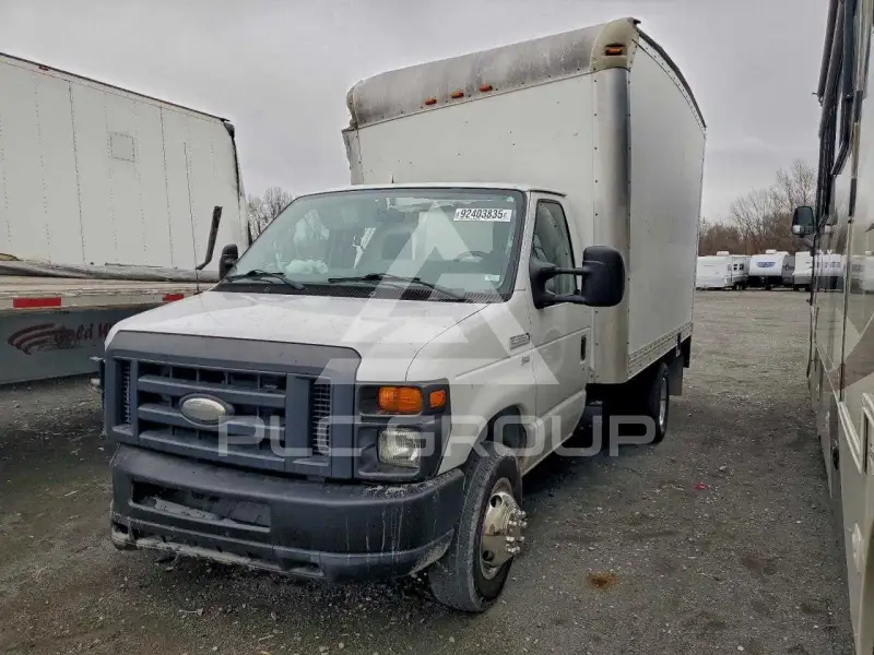 2014 Ford E-350 фото