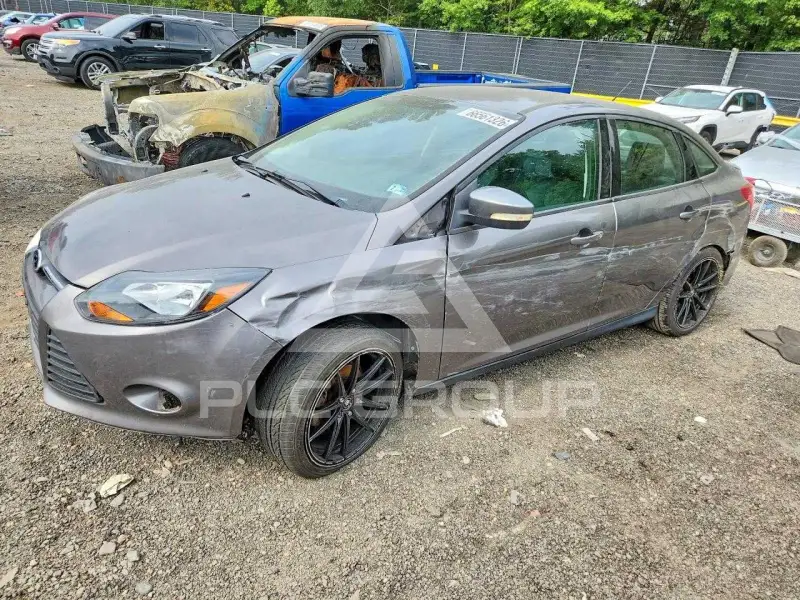 2014 Ford FOCUS photo